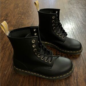 Dr. Martens Vegan 1460 Felix Boots